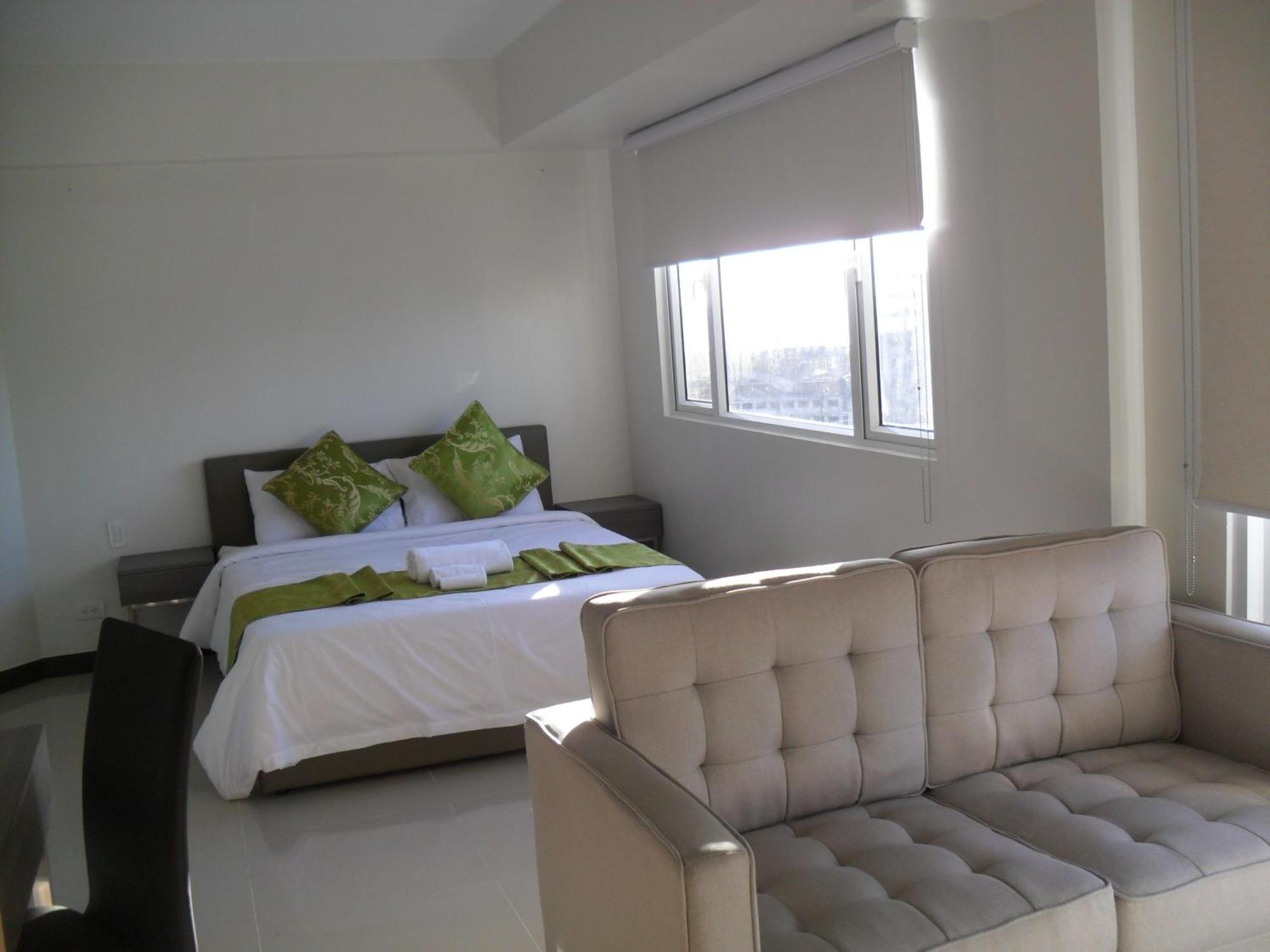 Extremeli Suites Manila Powered By Cocotel Номер фото