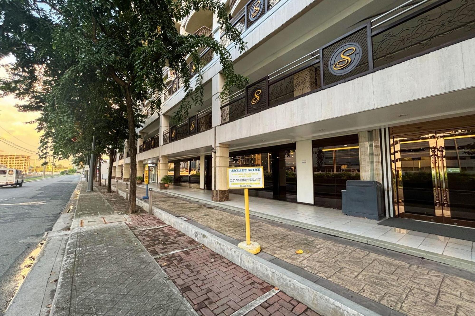 Extremeli Suites Manila Powered By Cocotel Экстерьер фото