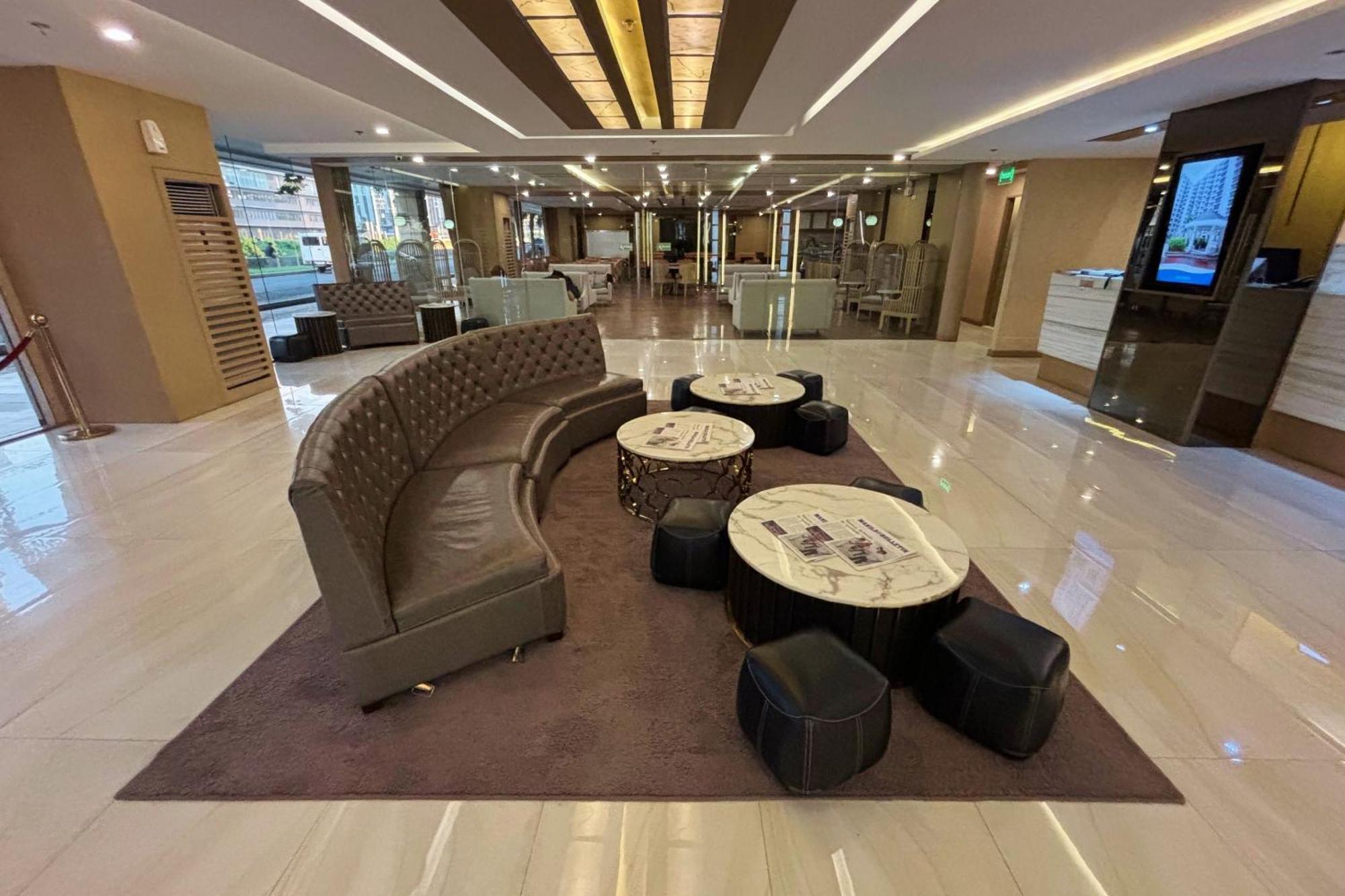 Extremeli Suites Manila Powered By Cocotel Экстерьер фото