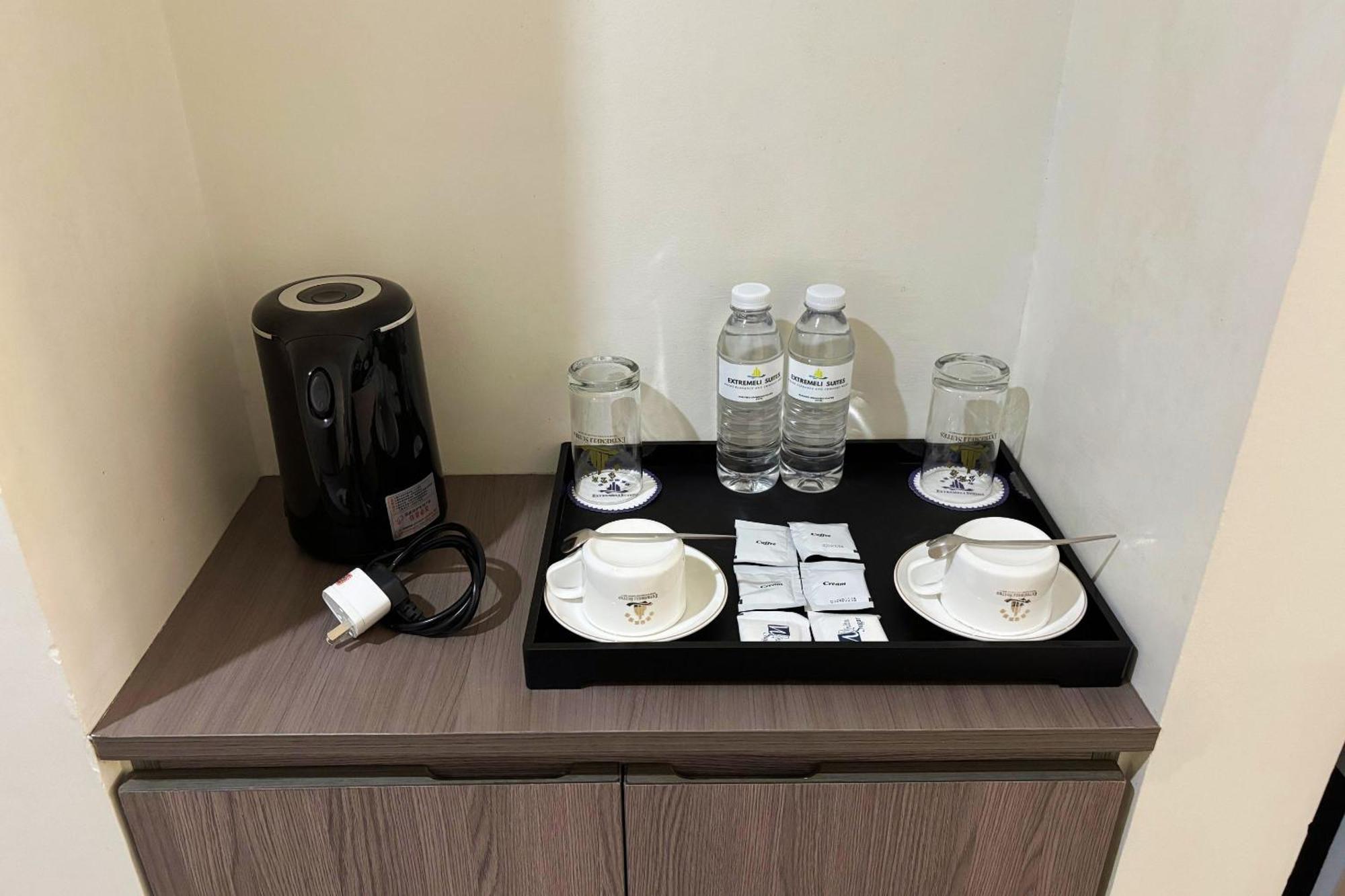 Extremeli Suites Manila Powered By Cocotel Номер фото