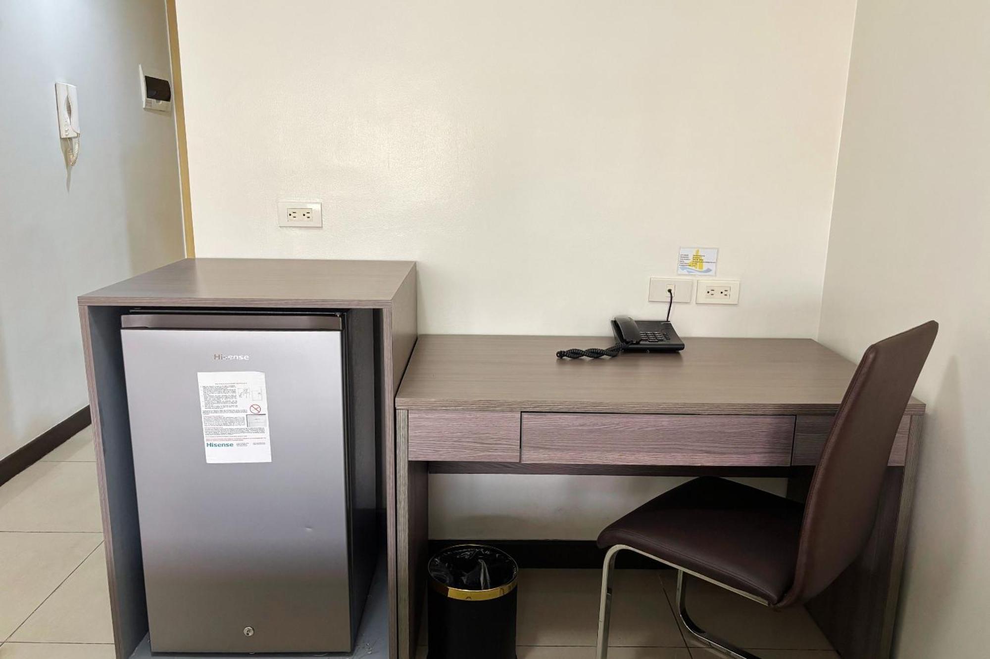 Extremeli Suites Manila Powered By Cocotel Номер фото