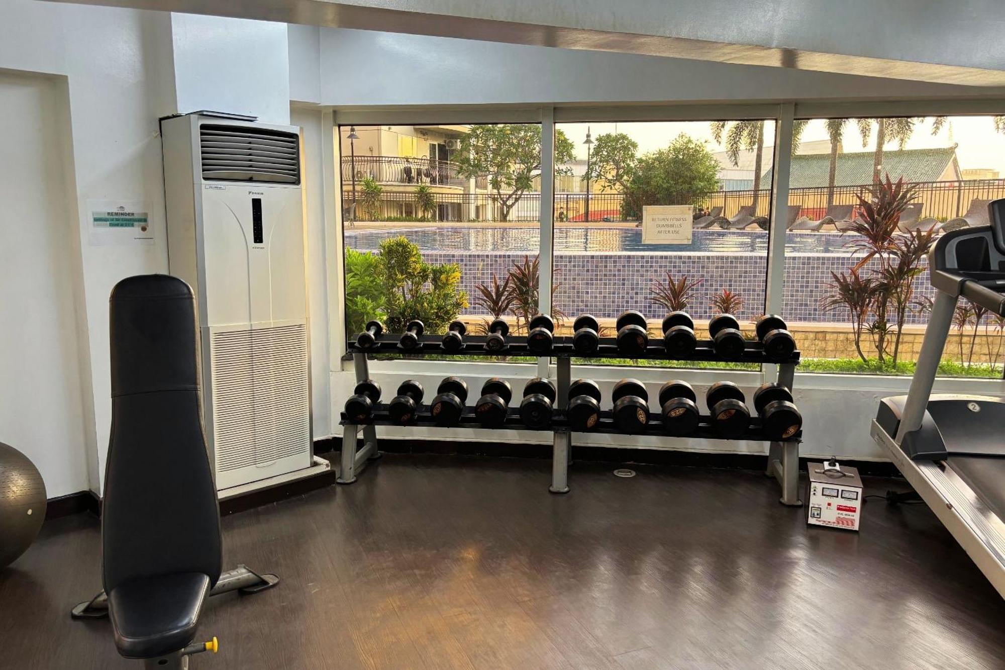 Extremeli Suites Manila Powered By Cocotel Экстерьер фото