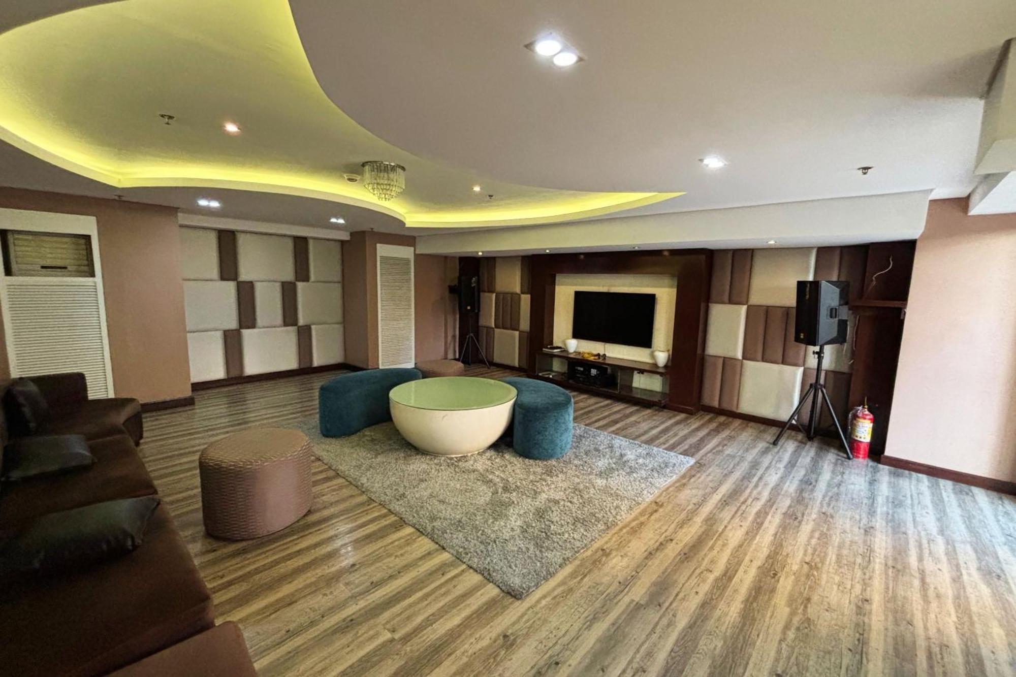 Extremeli Suites Manila Powered By Cocotel Экстерьер фото