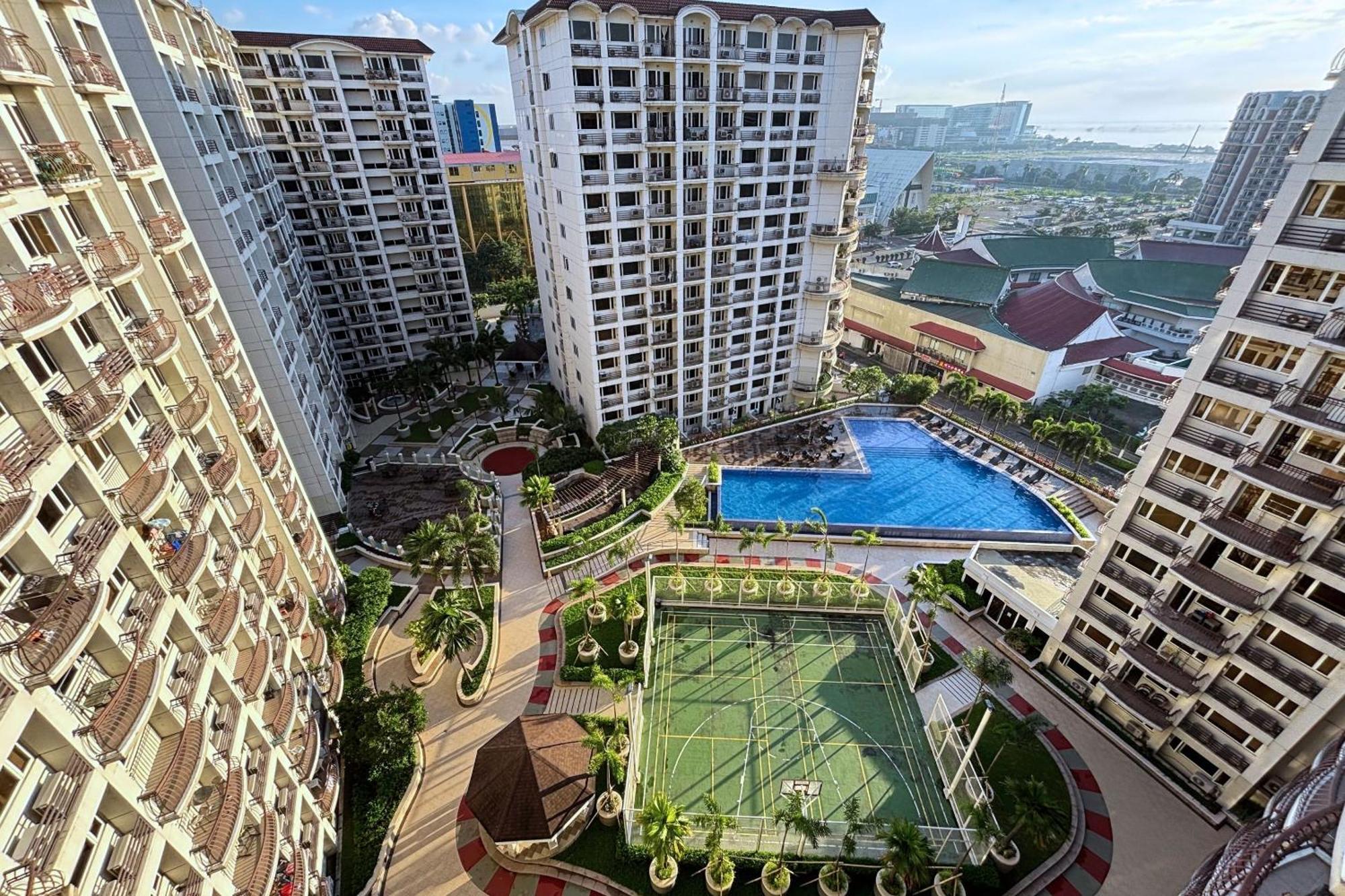 Extremeli Suites Manila Powered By Cocotel Экстерьер фото
