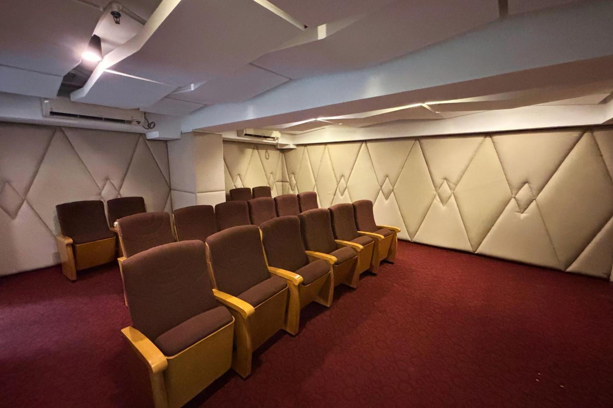 Extremeli Suites Manila Powered By Cocotel Экстерьер фото
