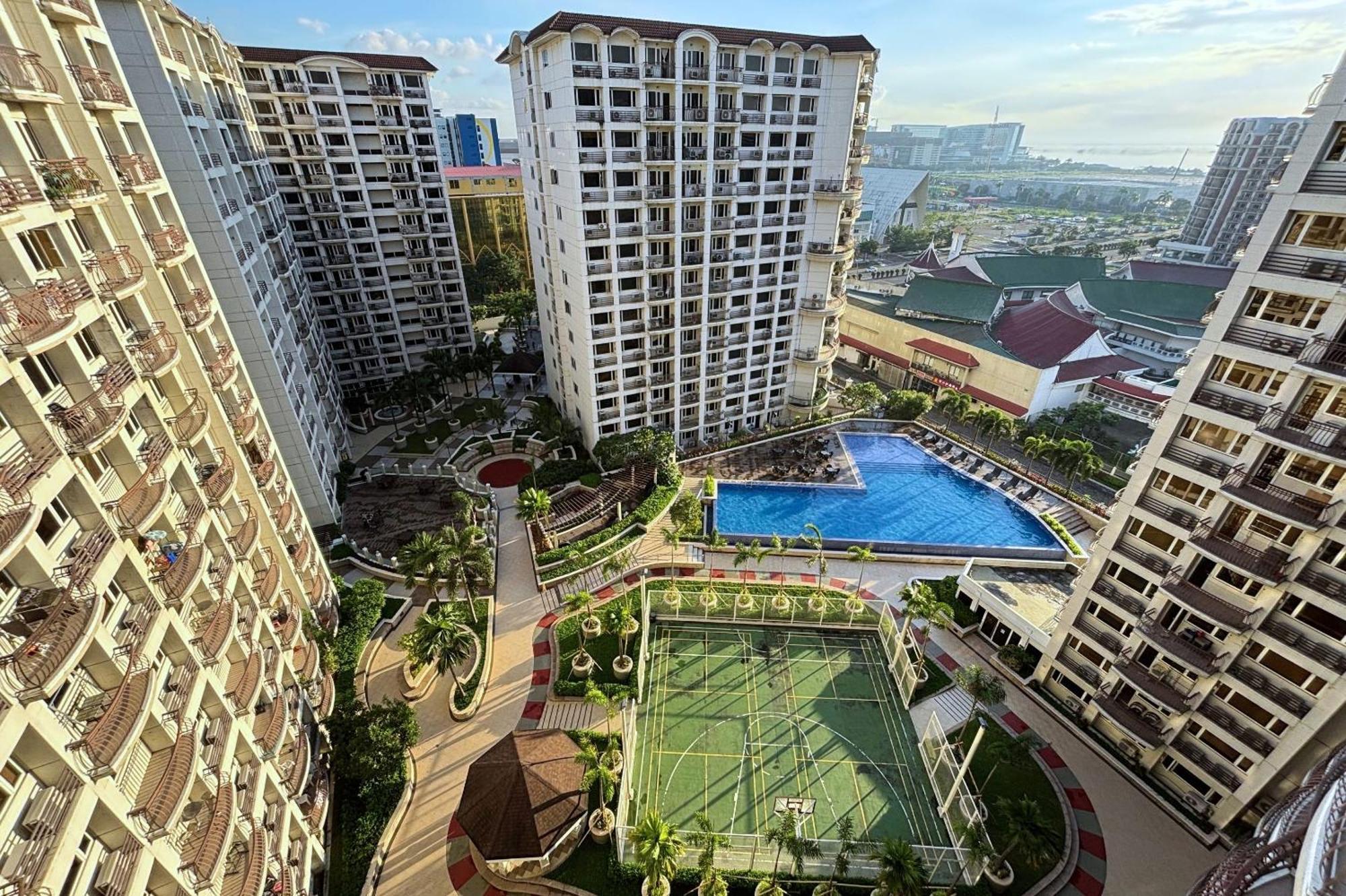 Extremeli Suites Manila Powered By Cocotel Экстерьер фото