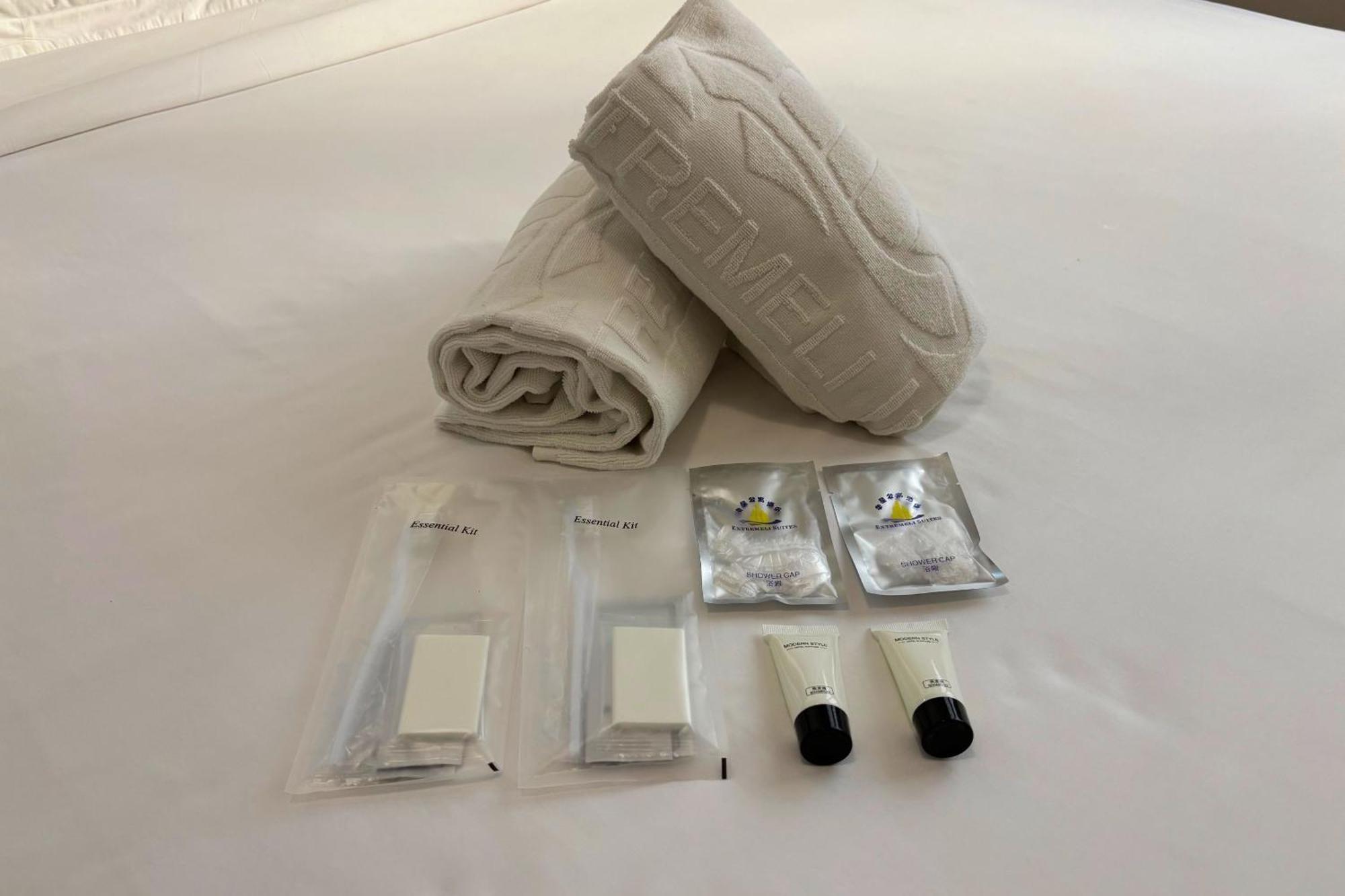 Extremeli Suites Manila Powered By Cocotel Экстерьер фото